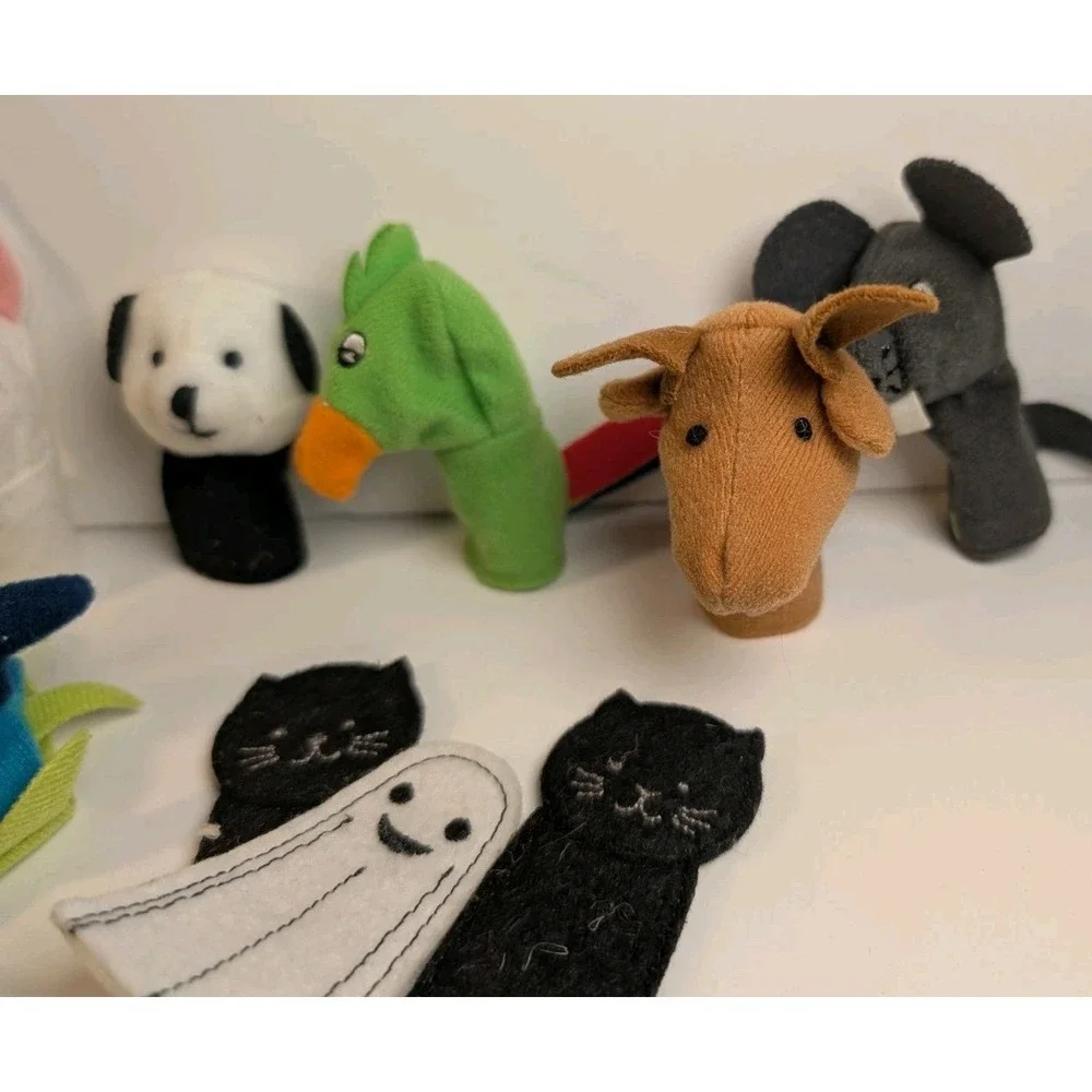 19 Little Finger Puppets Vintage 2.5